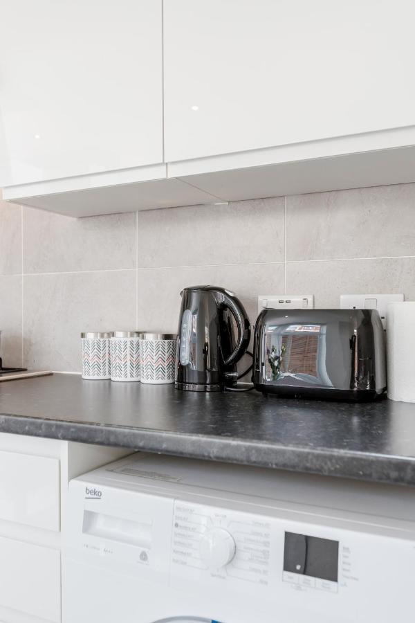 2 Bedroom Serviced Apartment Londres Exterior foto